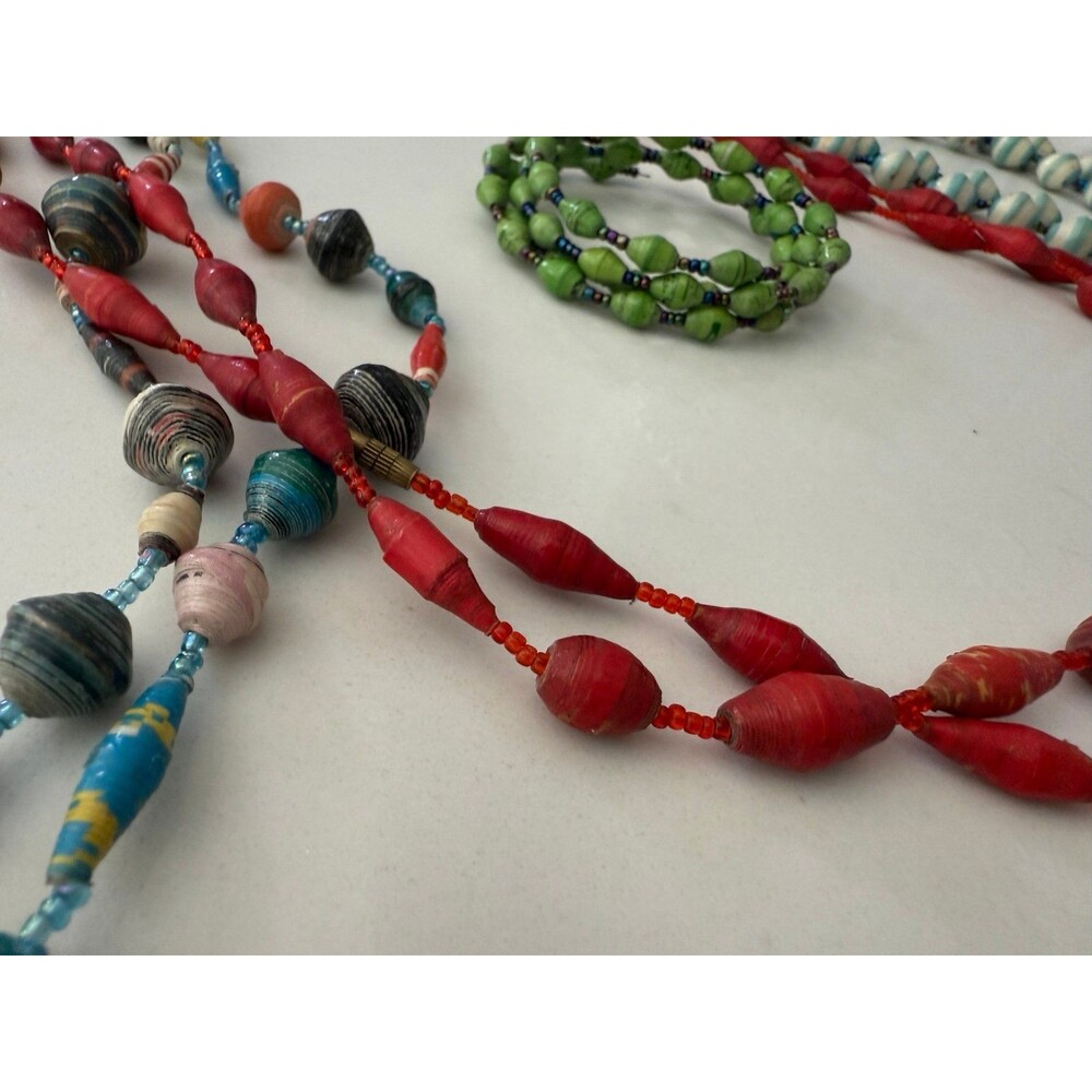 Magazine bead Necklaces and bracelets